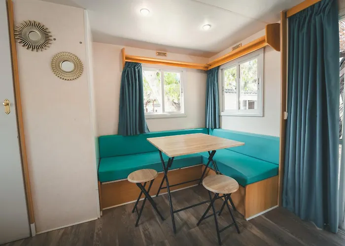 مكان تخييم Holacamp Sant Salvador *